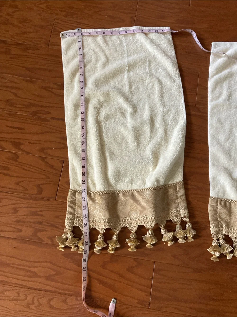 2 Croscill Home Hand Towels